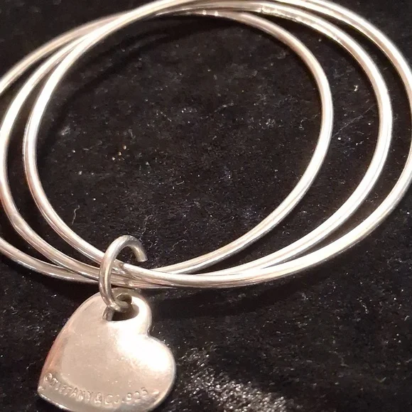 Tiffany & Co. Silver Heart Charm Bangle Bracelets. 925 Sterling Silver. - Picture 2 of 9